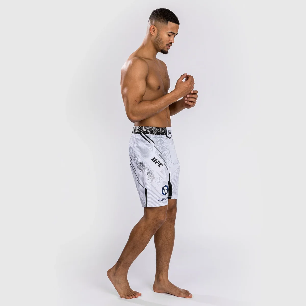 UFC Adrenaline by Venum Personalisierte Authentic Fight Night Herren-Kampfshorts - Lange Passform - Weiß – Bild 6